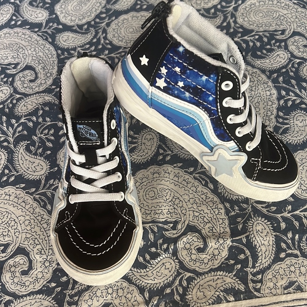 Vans- off-the-wall girls' shoes size 9 1/2.